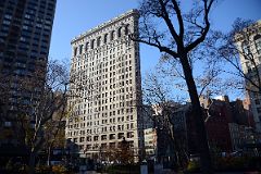 02-10 The Flatiron Building Side View From New York Madison Square Park